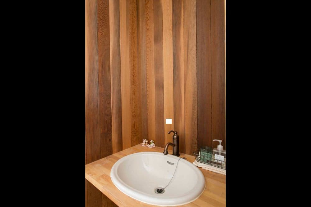 造作手洗いもシンプルに