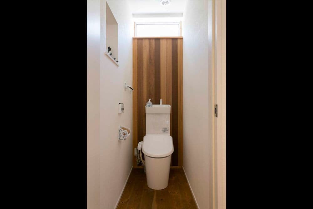 アクセント壁は板張りに